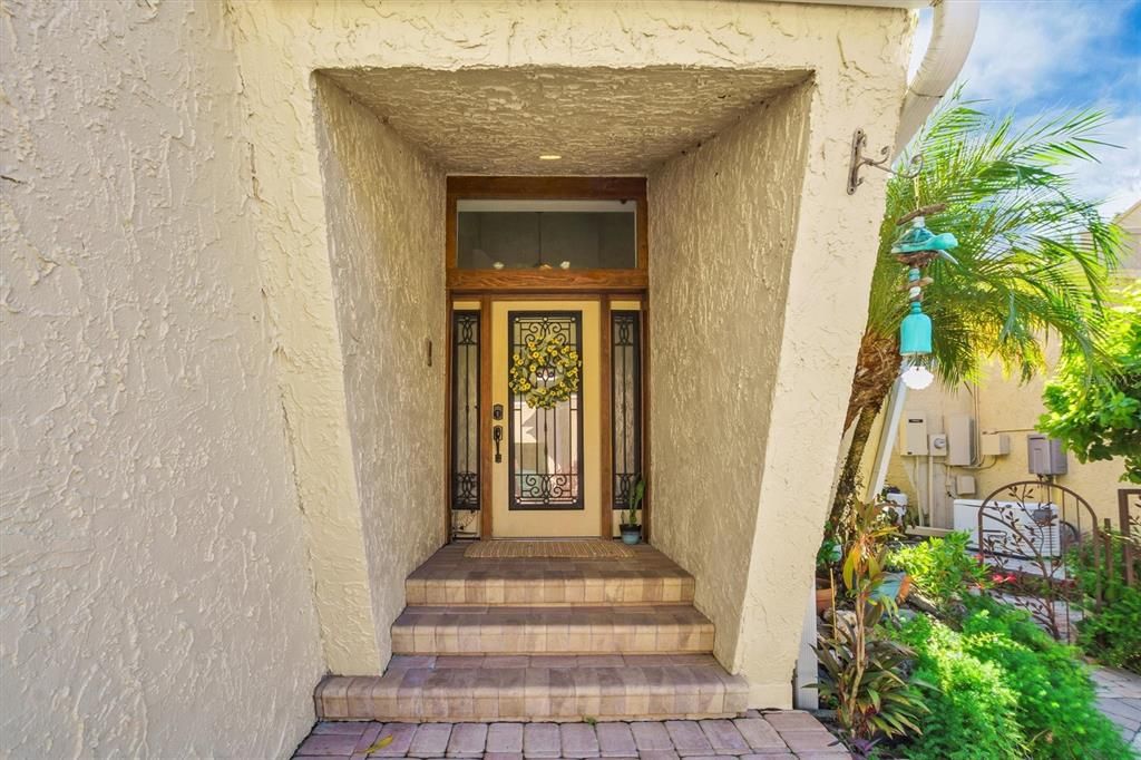 待售: $285,000 (2 贝兹, 2 浴室, 2045 平方英尺)