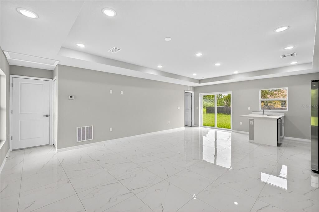 На продажу: $268,998 (3 спален, 2 ванн, 1222 Квадратных фут)