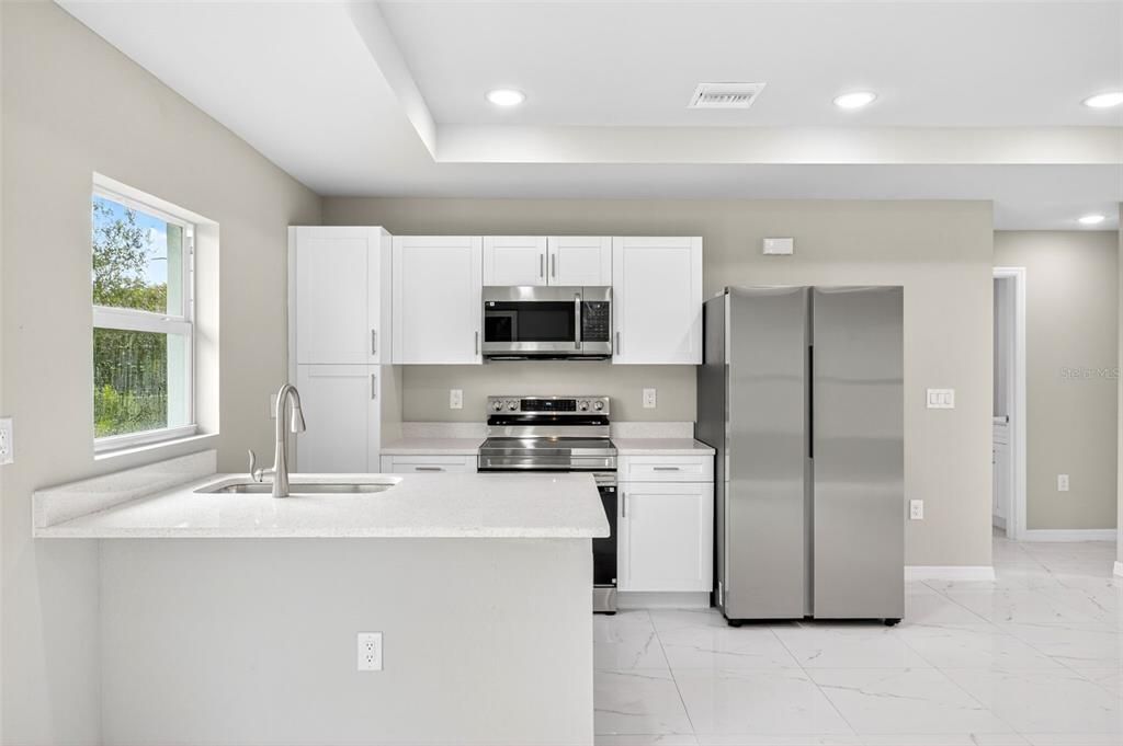 На продажу: $268,998 (3 спален, 2 ванн, 1222 Квадратных фут)