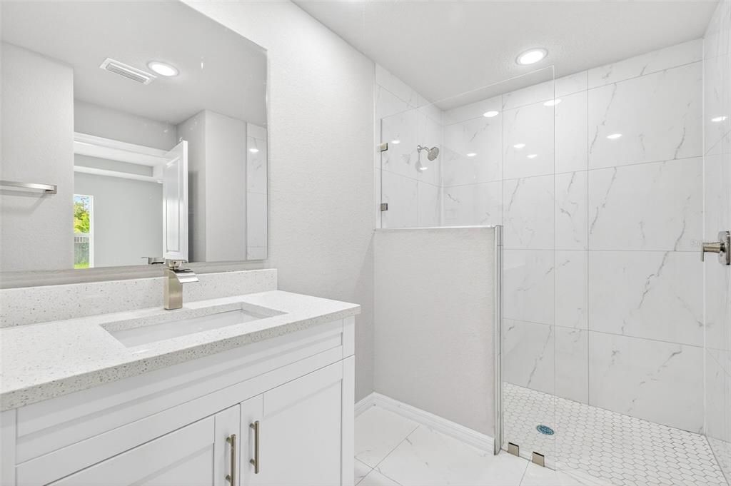 На продажу: $268,998 (3 спален, 2 ванн, 1222 Квадратных фут)