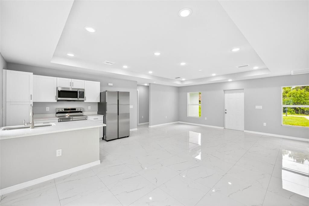 На продажу: $268,998 (3 спален, 2 ванн, 1222 Квадратных фут)