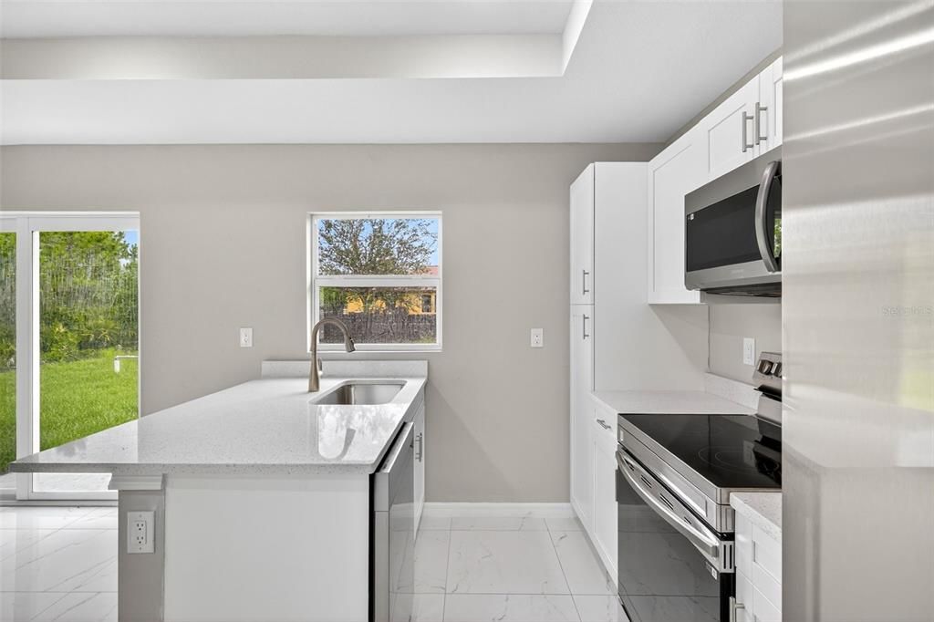 На продажу: $268,998 (3 спален, 2 ванн, 1222 Квадратных фут)