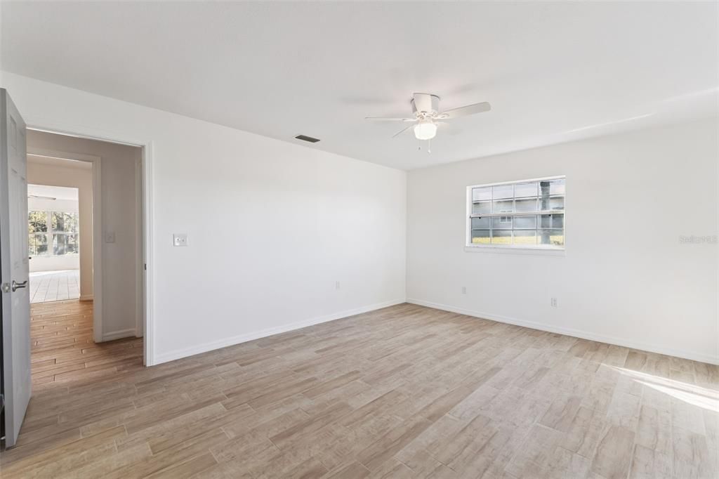 En Venta: $580,000 (4 camas, 3 baños, 2556 Pies cuadrados)