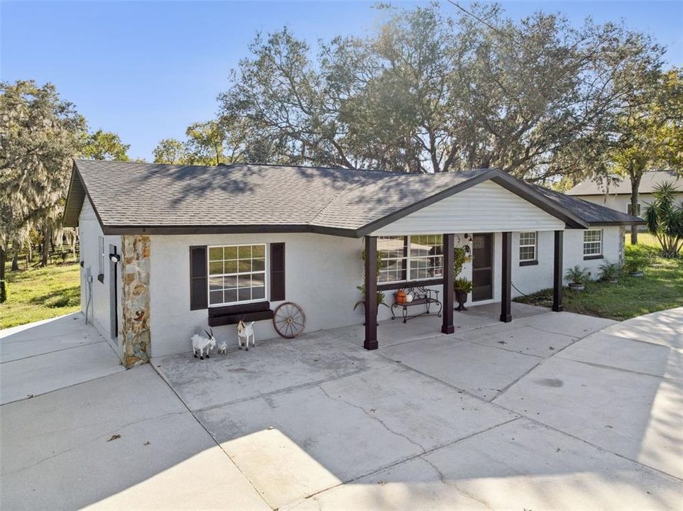 En Venta: $580,000 (4 camas, 3 baños, 2556 Pies cuadrados)