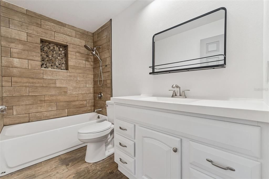 En Venta: $580,000 (4 camas, 3 baños, 2556 Pies cuadrados)