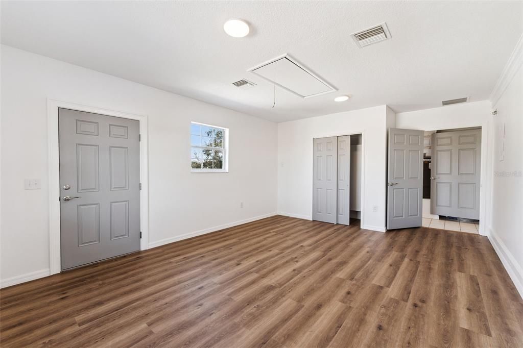 En Venta: $580,000 (4 camas, 3 baños, 2556 Pies cuadrados)