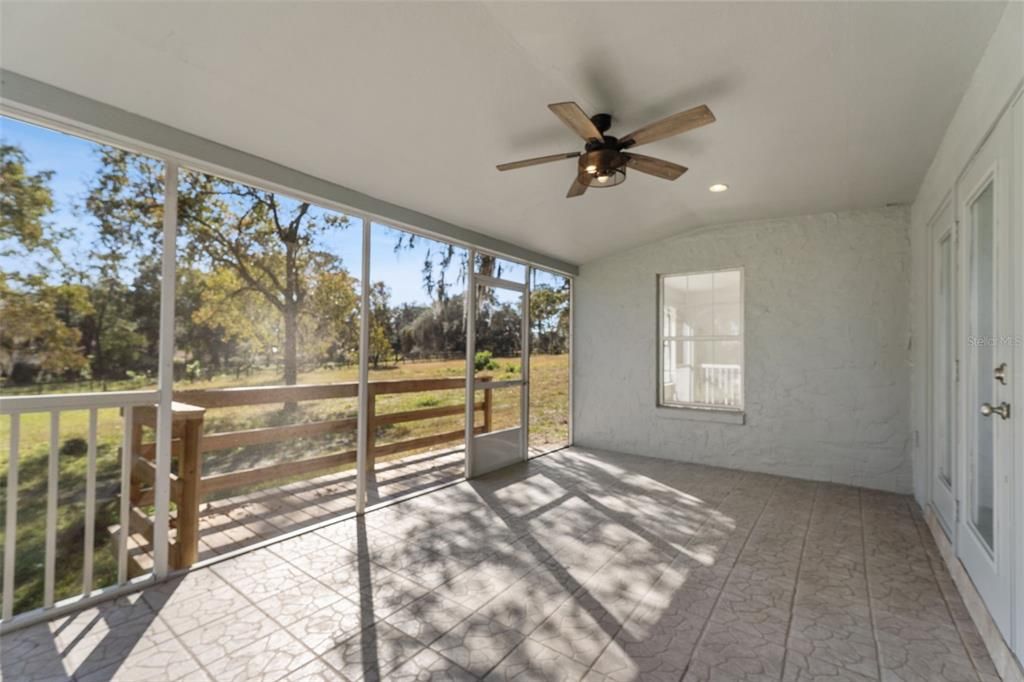 En Venta: $580,000 (4 camas, 3 baños, 2556 Pies cuadrados)