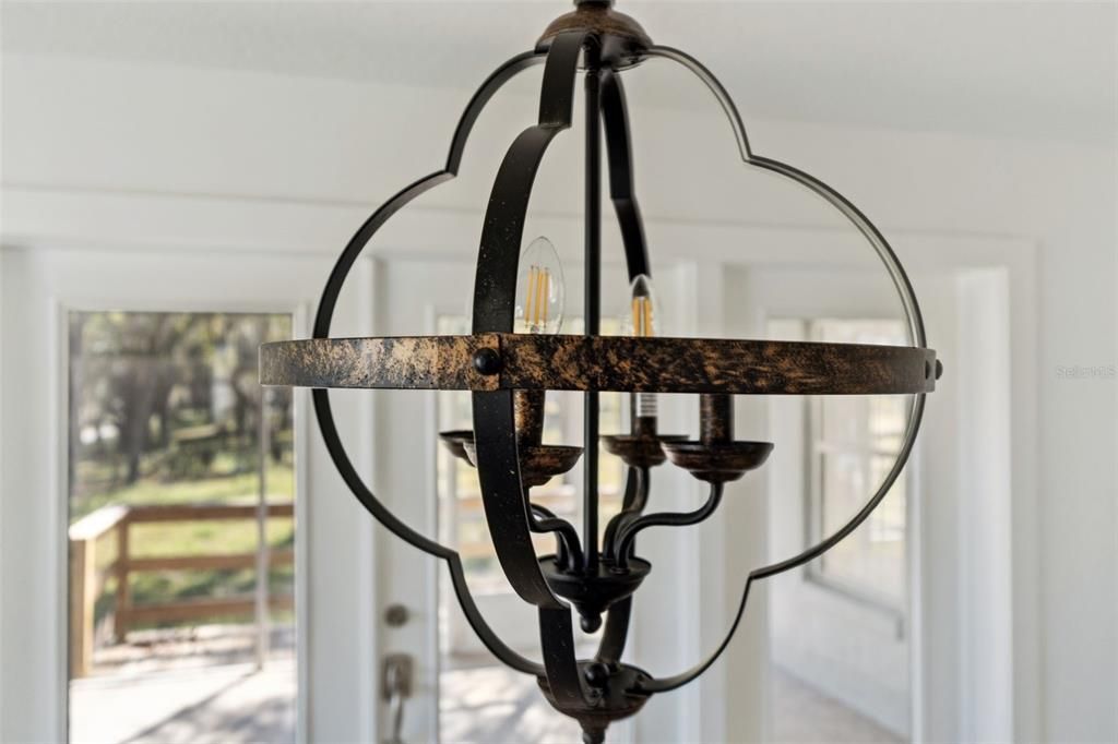 En Venta: $580,000 (4 camas, 3 baños, 2556 Pies cuadrados)