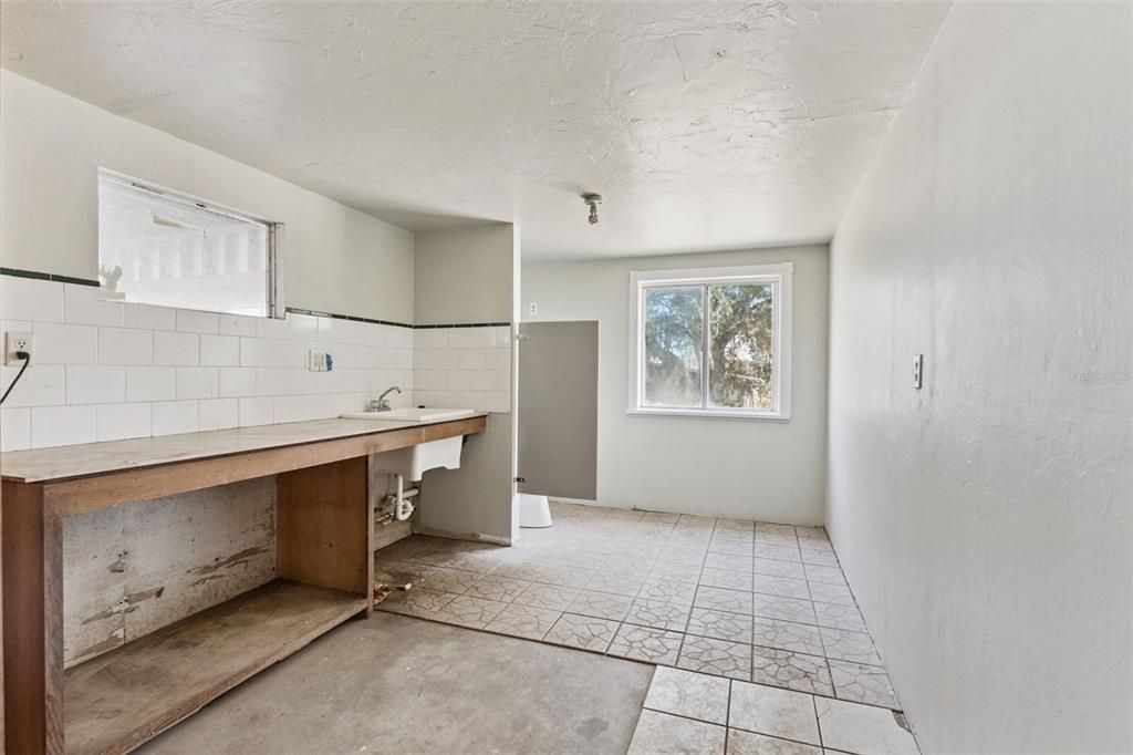 En Venta: $580,000 (4 camas, 3 baños, 2556 Pies cuadrados)