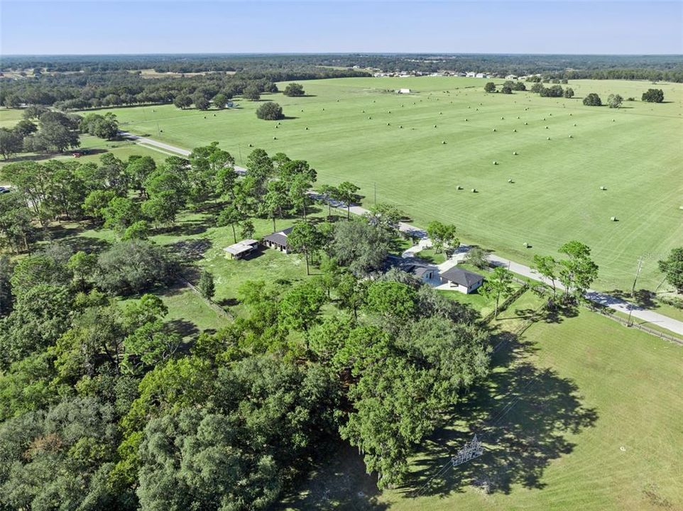 En Venta: $580,000 (4 camas, 3 baños, 2556 Pies cuadrados)