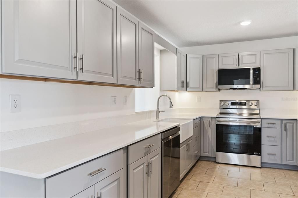 En Venta: $580,000 (4 camas, 3 baños, 2556 Pies cuadrados)