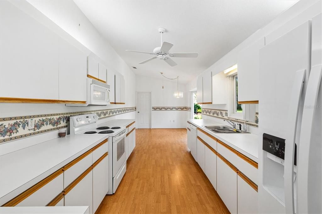 En Venta: $232,500 (2 camas, 2 baños, 1687 Pies cuadrados)