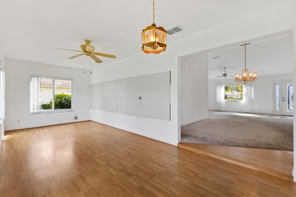 En Venta: $232,500 (2 camas, 2 baños, 1687 Pies cuadrados)