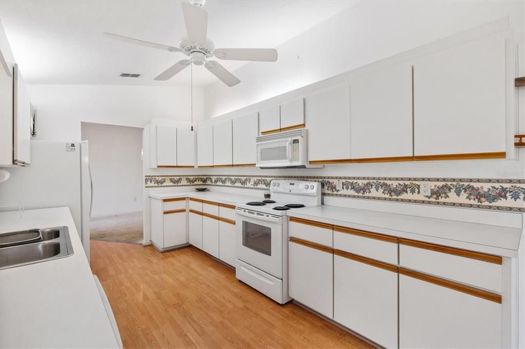 En Venta: $232,500 (2 camas, 2 baños, 1687 Pies cuadrados)