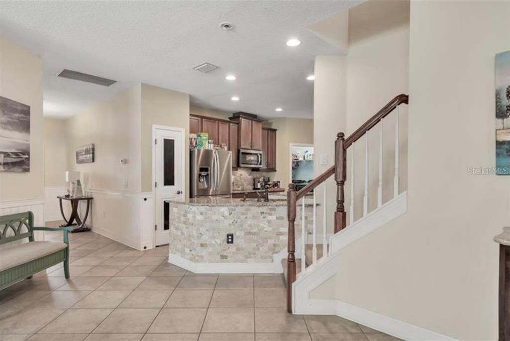 For Rent: $3,200 (4 beds, 3 baths, 2571 Square Feet)