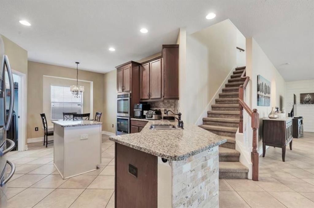 For Rent: $3,200 (4 beds, 3 baths, 2571 Square Feet)