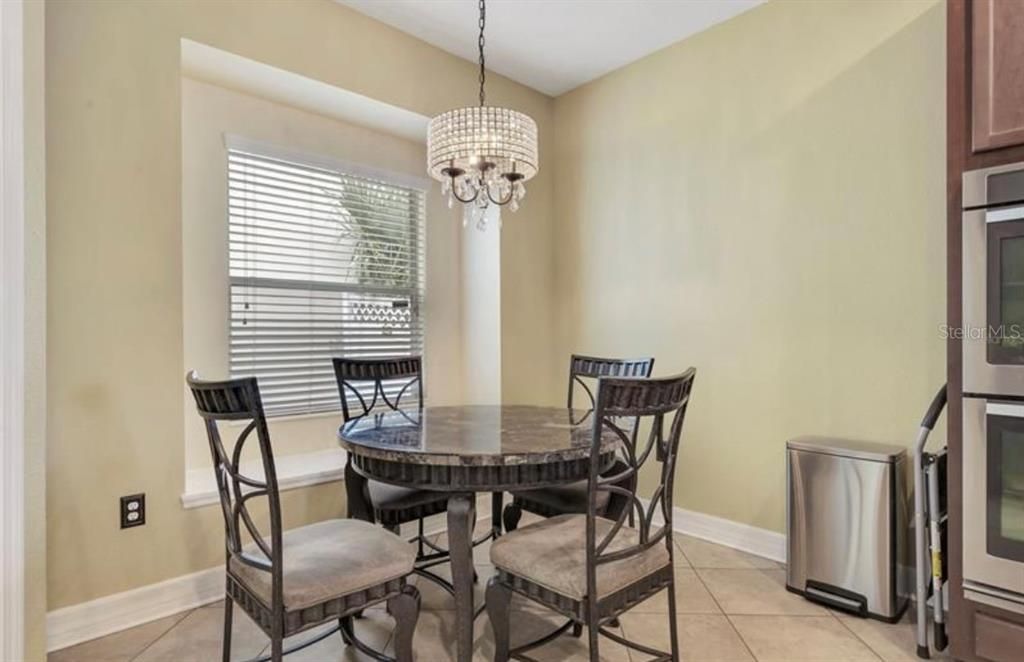 For Rent: $3,200 (4 beds, 3 baths, 2571 Square Feet)