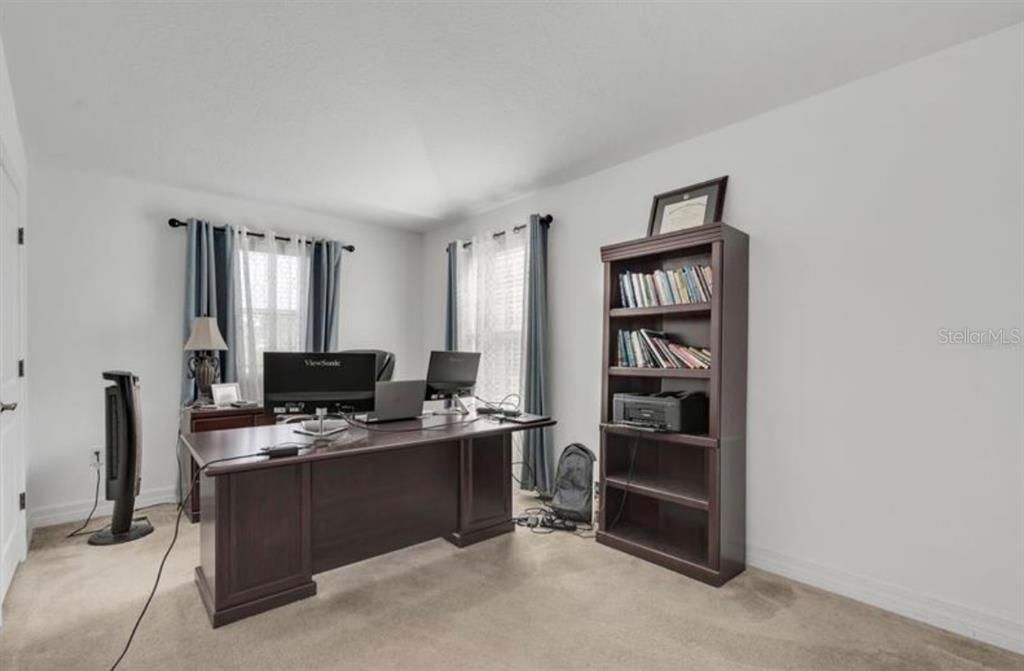 For Rent: $3,200 (4 beds, 3 baths, 2571 Square Feet)