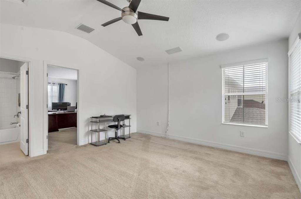 For Rent: $3,200 (4 beds, 3 baths, 2571 Square Feet)