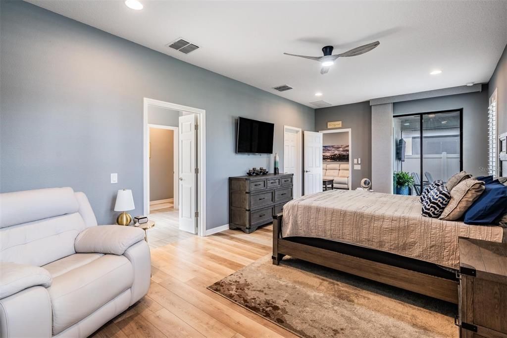 Activo con contrato: $538,000 (3 camas, 2 baños, 2115 Pies cuadrados)