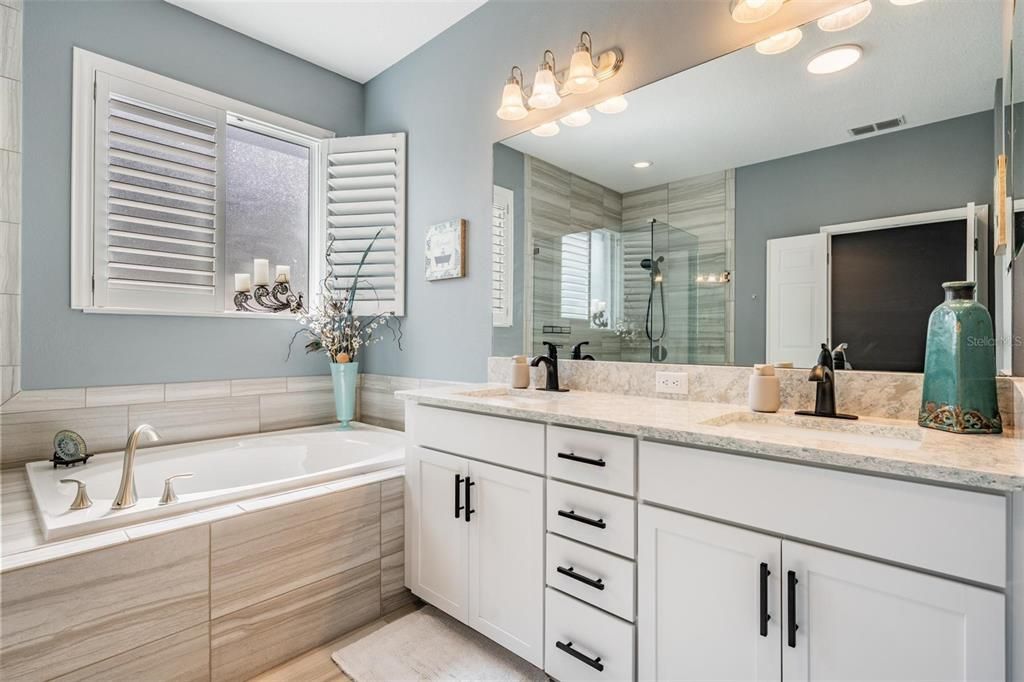 Activo con contrato: $538,000 (3 camas, 2 baños, 2115 Pies cuadrados)