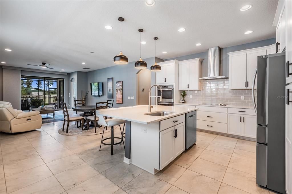 Activo con contrato: $538,000 (3 camas, 2 baños, 2115 Pies cuadrados)