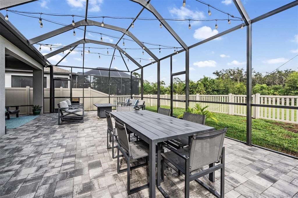 Activo con contrato: $538,000 (3 camas, 2 baños, 2115 Pies cuadrados)