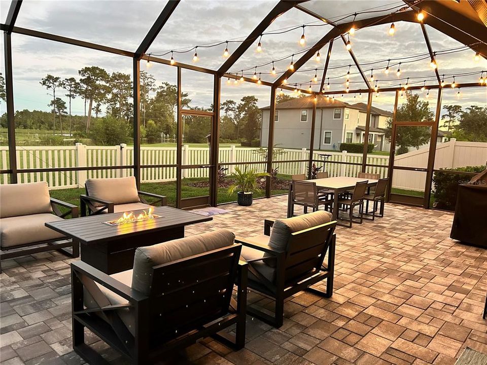 Activo con contrato: $538,000 (3 camas, 2 baños, 2115 Pies cuadrados)