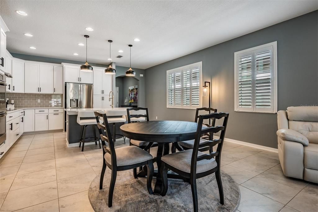 Activo con contrato: $538,000 (3 camas, 2 baños, 2115 Pies cuadrados)