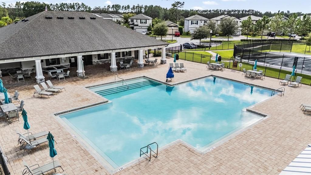 Activo con contrato: $538,000 (3 camas, 2 baños, 2115 Pies cuadrados)