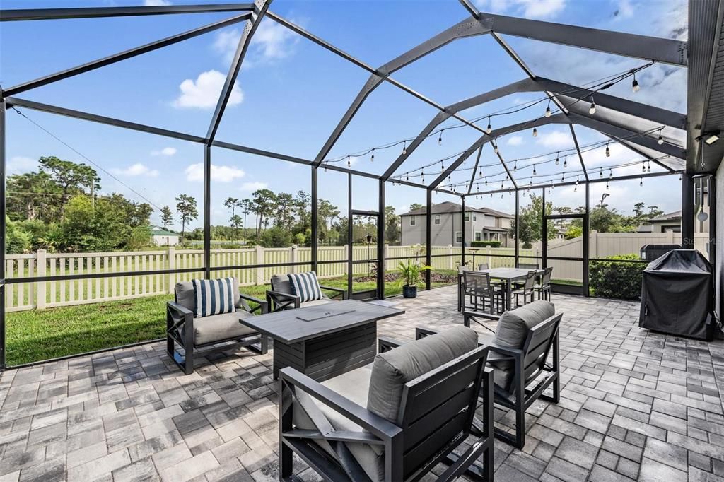 Activo con contrato: $538,000 (3 camas, 2 baños, 2115 Pies cuadrados)