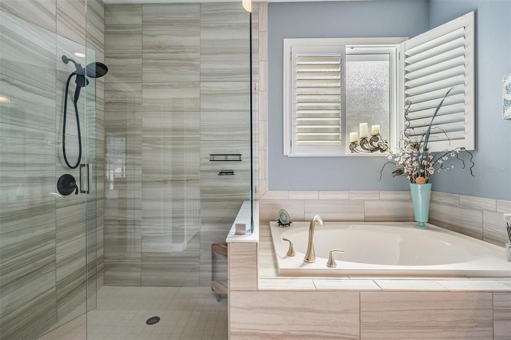 Activo con contrato: $538,000 (3 camas, 2 baños, 2115 Pies cuadrados)