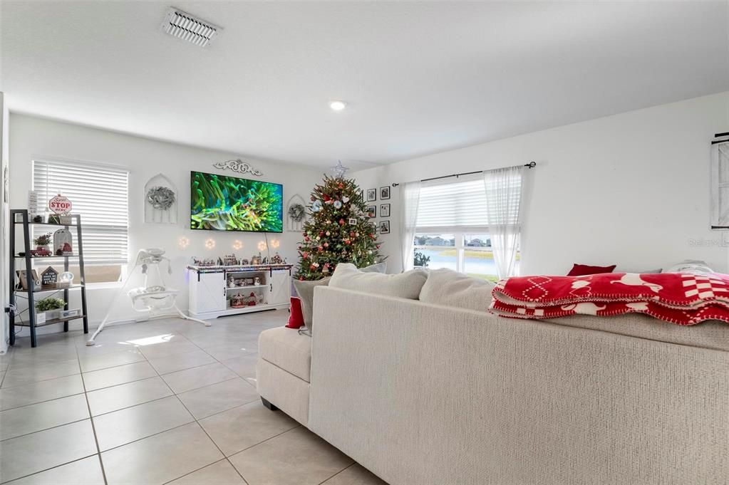 For Rent: $3,200 (4 beds, 2 baths, 2308 Square Feet)