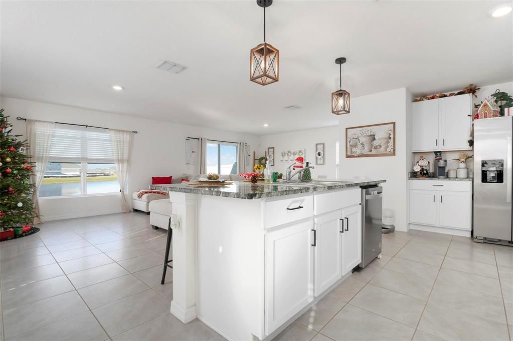 For Rent: $3,200 (4 beds, 2 baths, 2308 Square Feet)