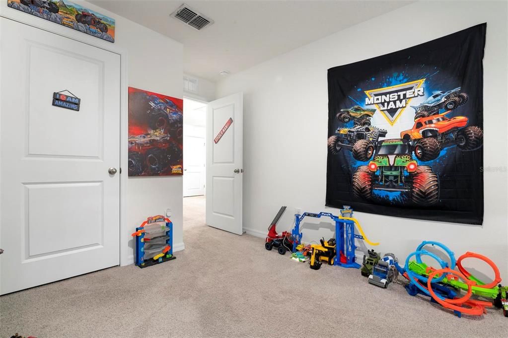 For Rent: $3,200 (4 beds, 2 baths, 2308 Square Feet)