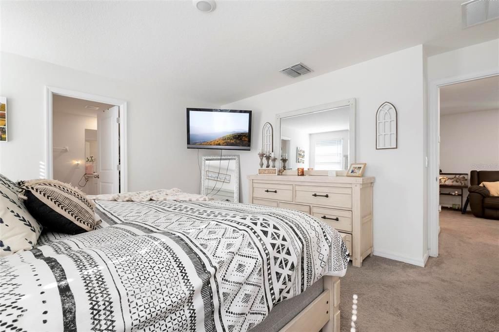 For Rent: $3,200 (4 beds, 2 baths, 2308 Square Feet)