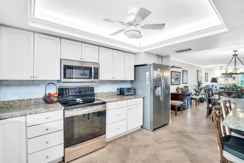 Active With Contract: $399,000 (2 beds, 2 baths, 1490 Square Feet)