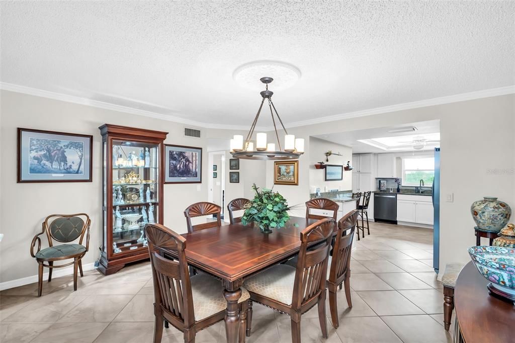 Active With Contract: $399,000 (2 beds, 2 baths, 1490 Square Feet)