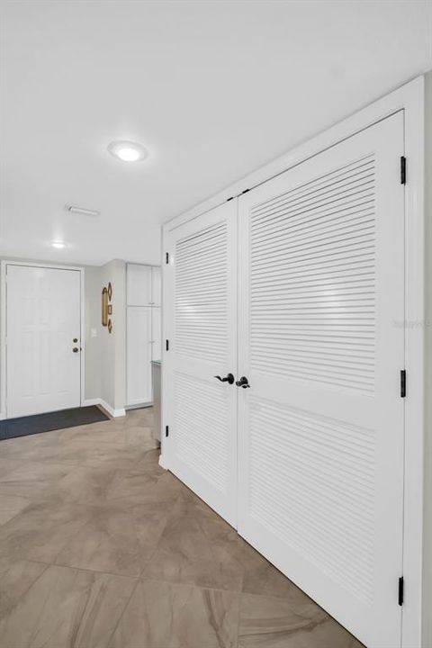 Active With Contract: $399,000 (2 beds, 2 baths, 1490 Square Feet)