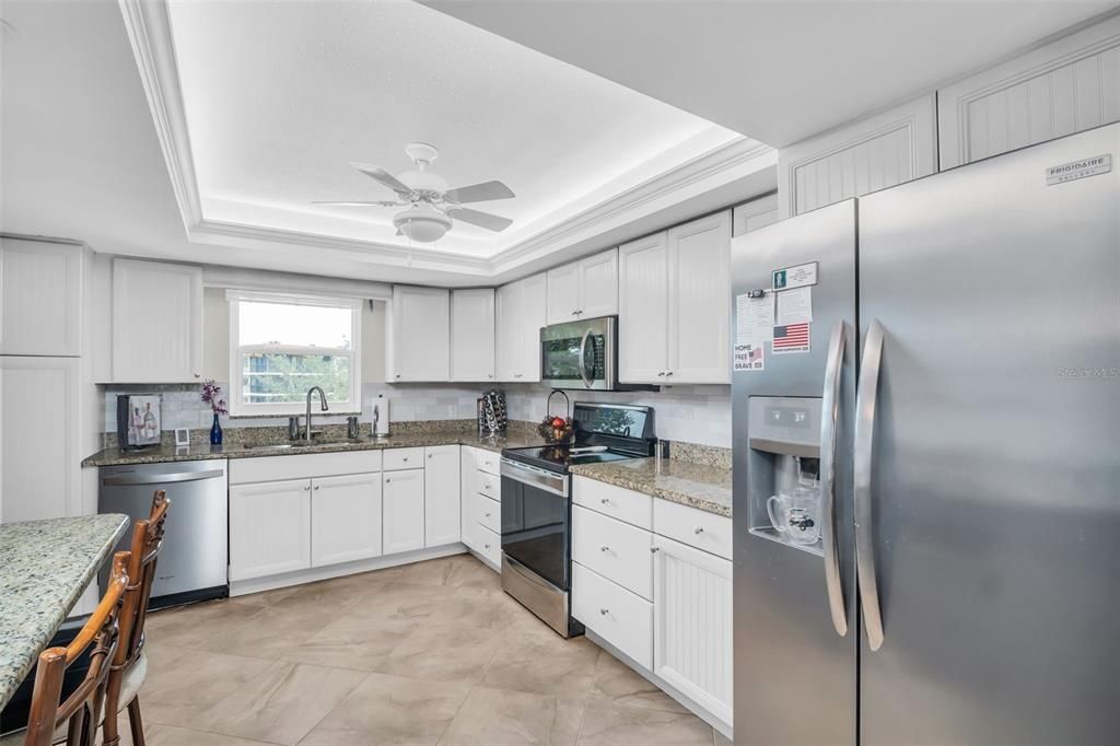 Active With Contract: $399,000 (2 beds, 2 baths, 1490 Square Feet)