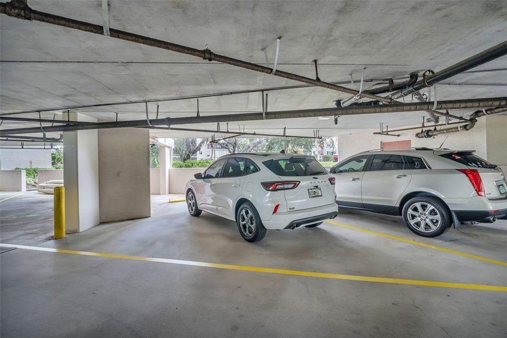 Active With Contract: $399,000 (2 beds, 2 baths, 1490 Square Feet)