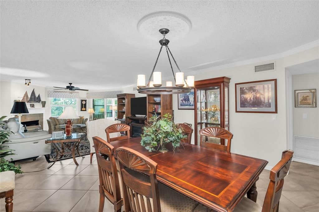 Active With Contract: $399,000 (2 beds, 2 baths, 1490 Square Feet)