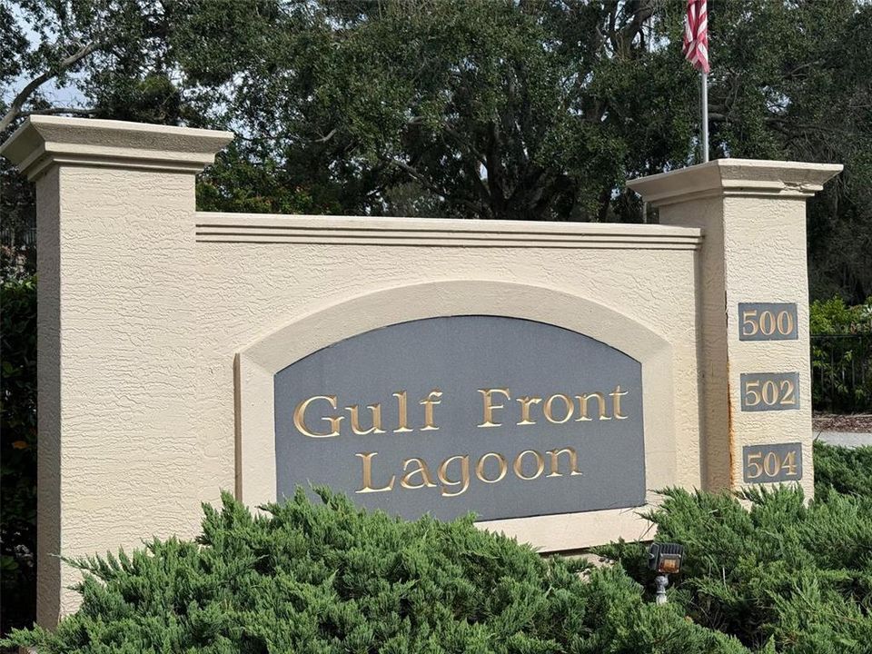 Active With Contract: $399,000 (2 beds, 2 baths, 1490 Square Feet)