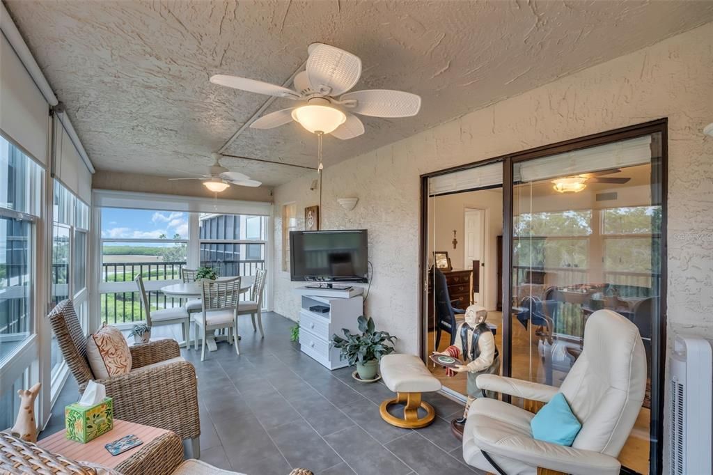 Active With Contract: $399,000 (2 beds, 2 baths, 1490 Square Feet)