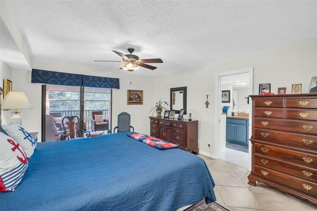 Active With Contract: $399,000 (2 beds, 2 baths, 1490 Square Feet)