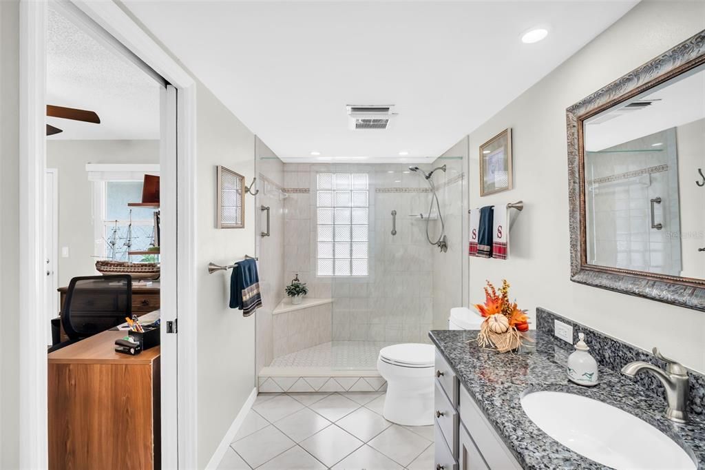 Active With Contract: $399,000 (2 beds, 2 baths, 1490 Square Feet)