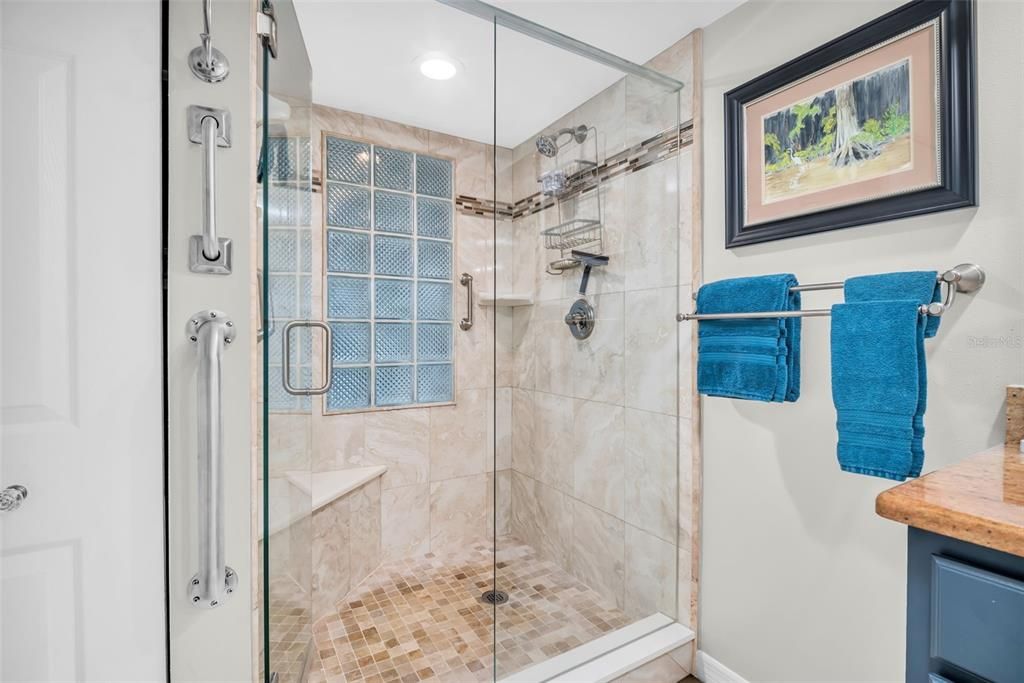 Active With Contract: $399,000 (2 beds, 2 baths, 1490 Square Feet)