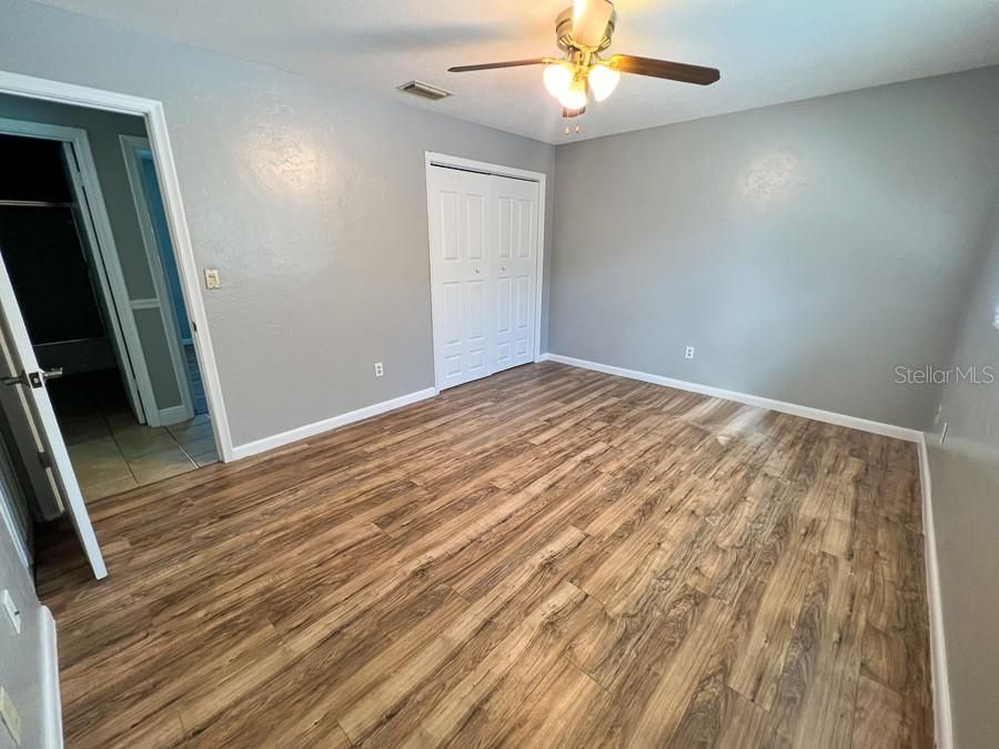 出租: $2,450 (5 贝兹, 3 浴室, 1589 平方英尺)