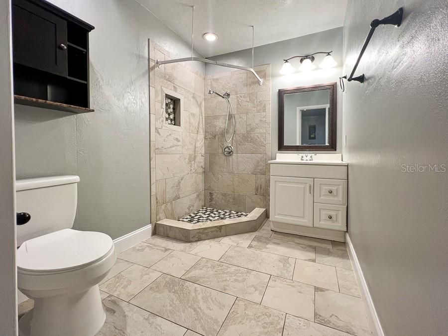 出租: $2,450 (5 贝兹, 3 浴室, 1589 平方英尺)