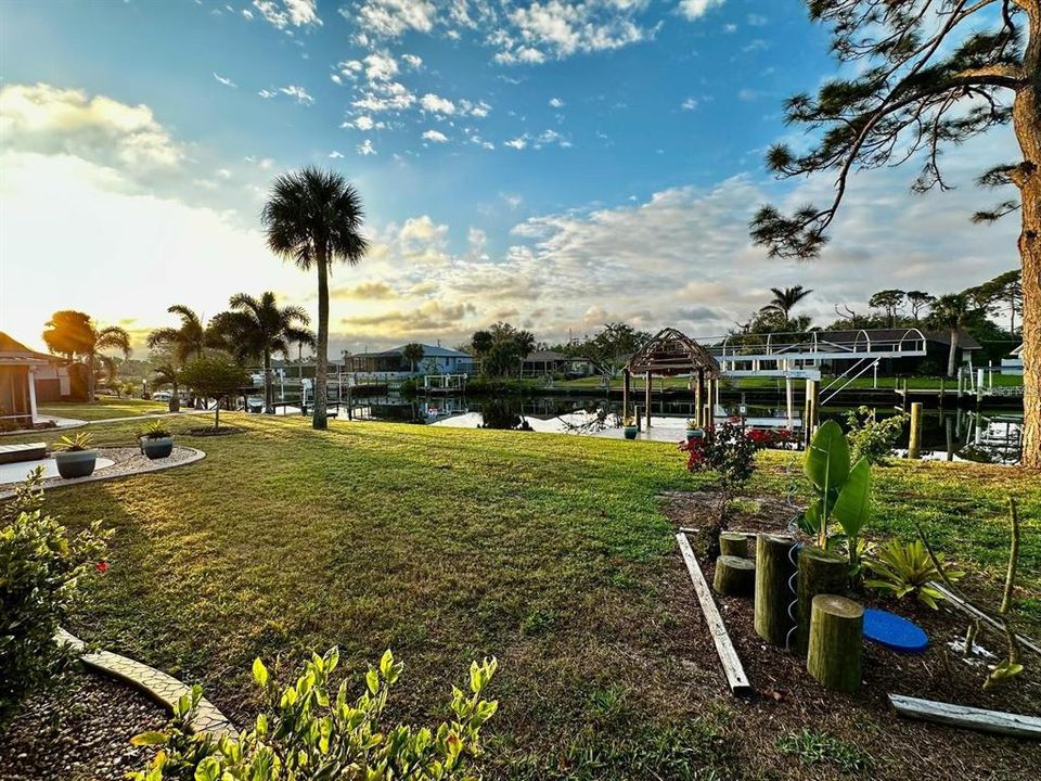 For Sale: $410,000 (2 beds, 2 baths, 1461 Square Feet)